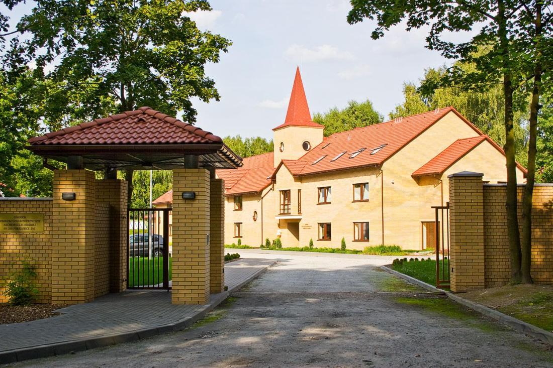 Отель Uroczysko Porszewice - Osrodek Konferencyjno-Rekolekcyjny Пабьянице Экстерьер фото