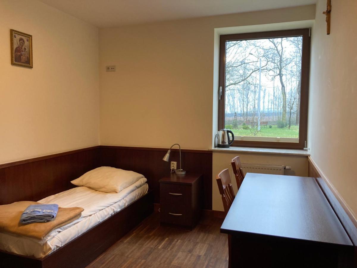 Отель Uroczysko Porszewice - Osrodek Konferencyjno-Rekolekcyjny Пабьянице Экстерьер фото